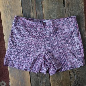 Highwaisted flattering front shorts